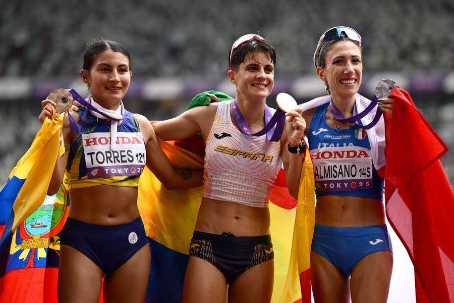 角逐, 何对手, 项目的第