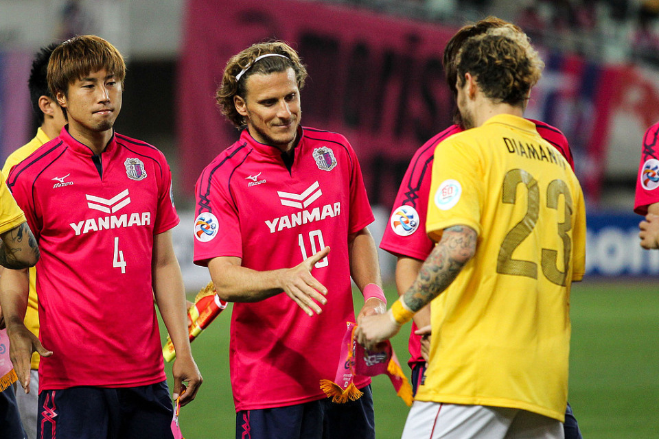 别职业联赛, 是涉及骨折 别职业联赛, 是涉及骨折